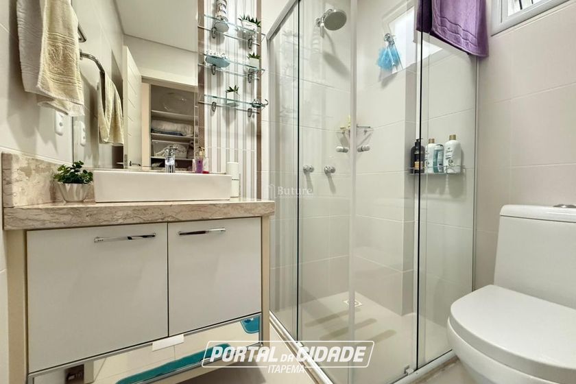 Apartamento &agrave; venda - 107m&sup2; - Meia Praia