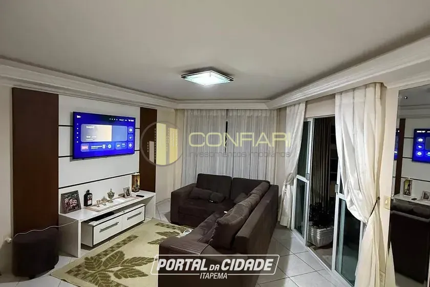 Apartamento &agrave; venda - 134m&sup2; - Meia Praia
