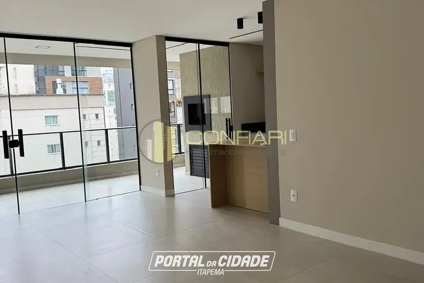 Apartamento para alugar - 124m&sup2; - Meia Praia
