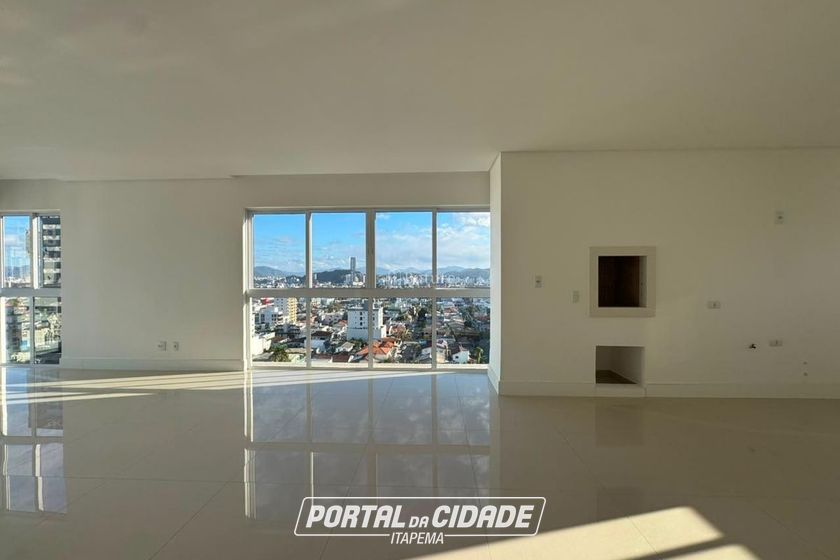 Apartamento &agrave; venda - 123m&sup2; - Centro