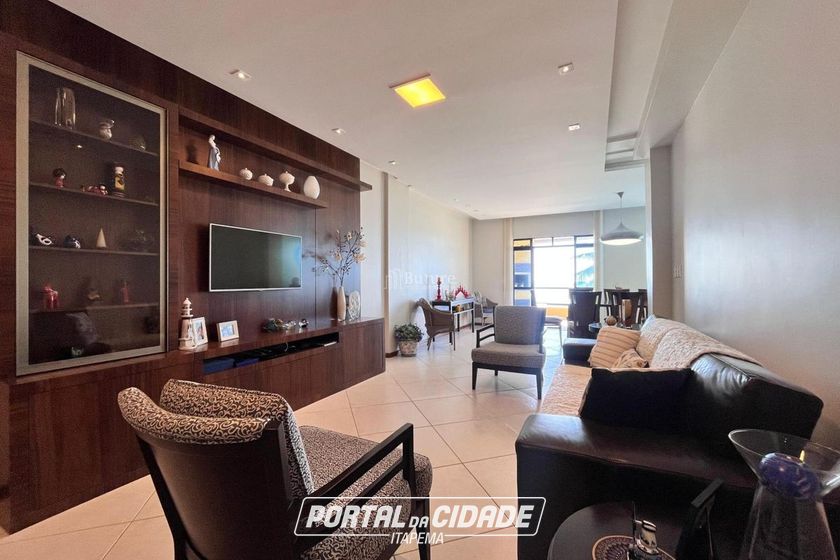 Apartamento &agrave; venda - 170m&sup2; - Meia Praia
