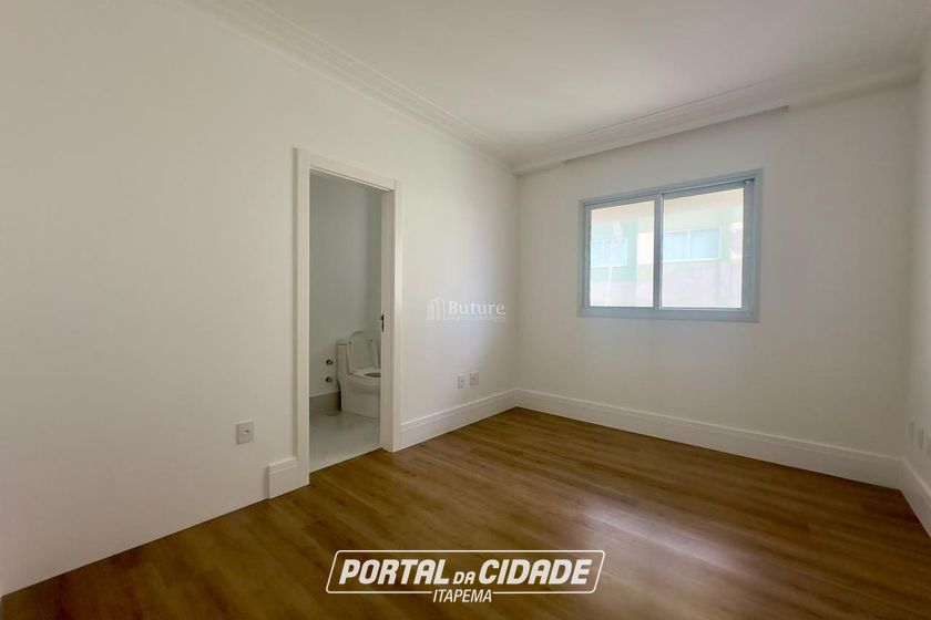 Apartamento &agrave; venda - 157m&sup2; - Meia Praia