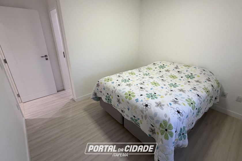 Apartamento para alugar - 115m&sup2; - Meia Praia