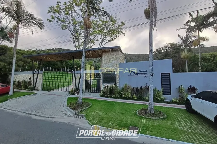 Sobrado &agrave; venda - 393m&sup2; - Taquaras
