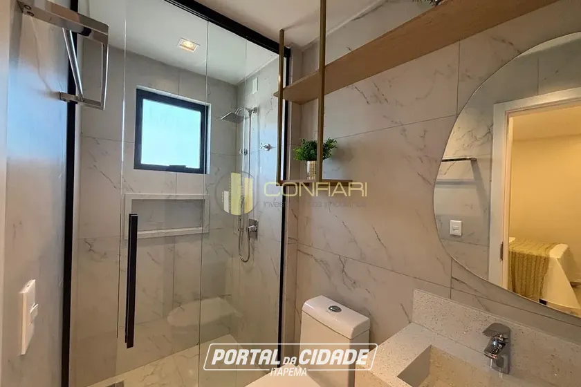 Apartamento &agrave; venda - 110m&sup2; - Meia Praia