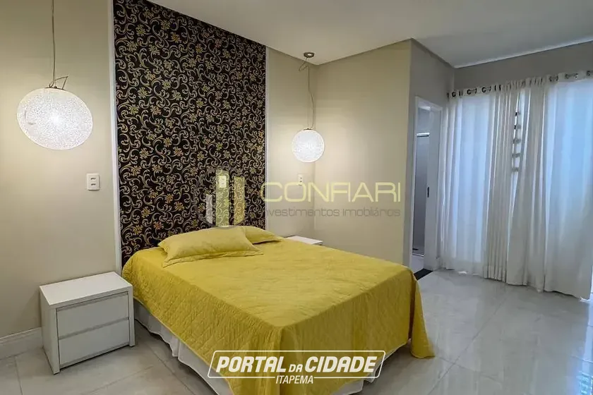 Casa &agrave; venda - 340m&sup2; - Meia Praia