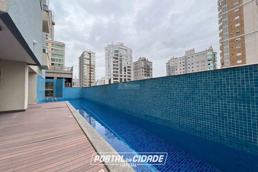 Apartamento &agrave; venda - 145m&sup2; - Meia Praia