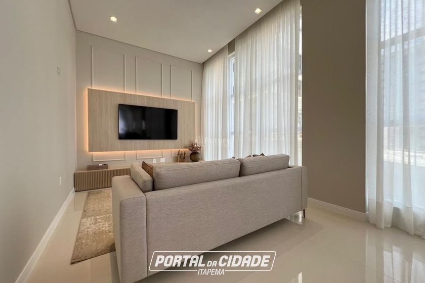 Apartamento &agrave; venda - 180m&sup2; - Meia Praia