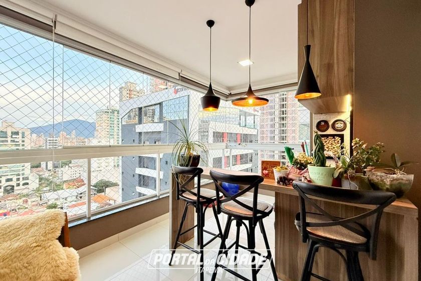 Apartamento &agrave; venda - 121m&sup2; - Meia Praia