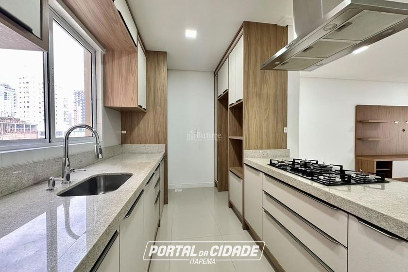 Apartamento &agrave; venda - 95m&sup2; - Meia Praia