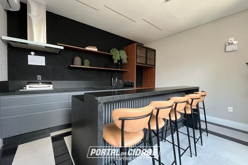 Apartamento &agrave; venda - 137m&sup2; - Meia Praia