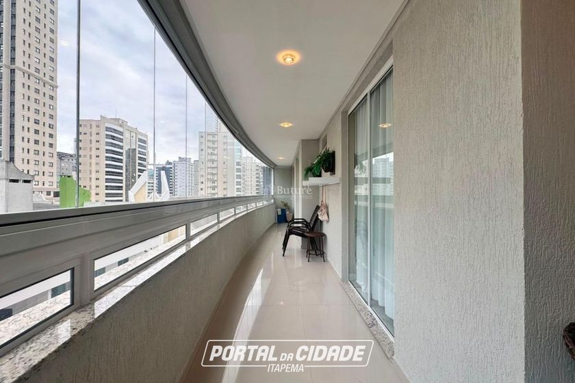 Apartamento &agrave; venda - 116m&sup2; - Meia Praia