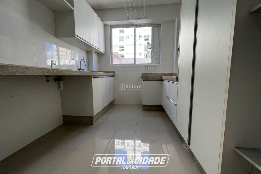 Apartamento &agrave; venda - 178m&sup2; - Meia Praia