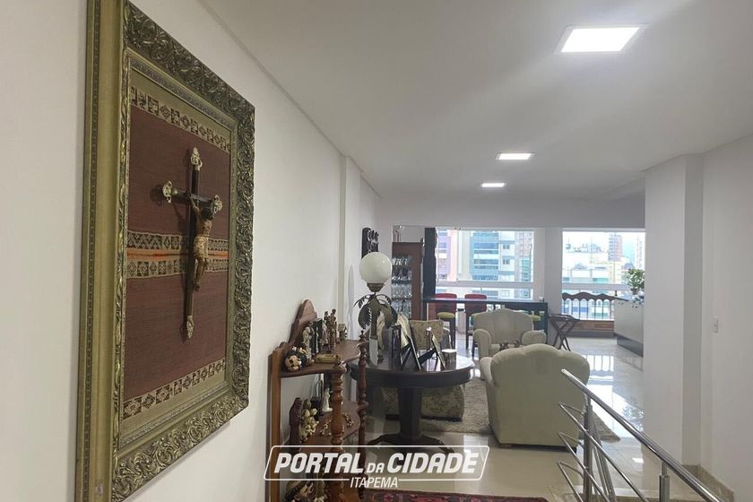 Apartamento &agrave; venda - 303m&sup2; - Meia Praia