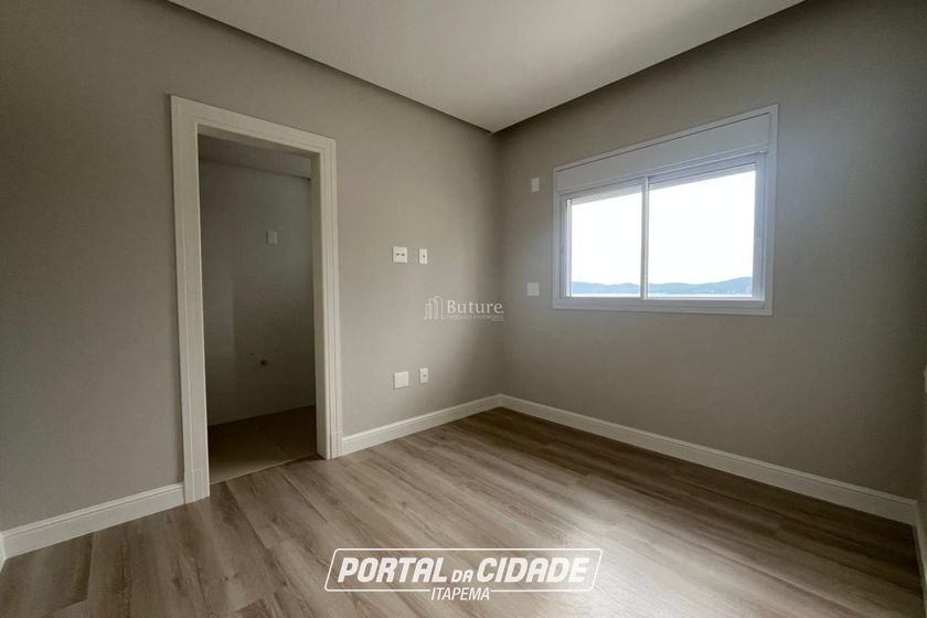 Apartamento &agrave; venda - 193m&sup2; - Meia Praia