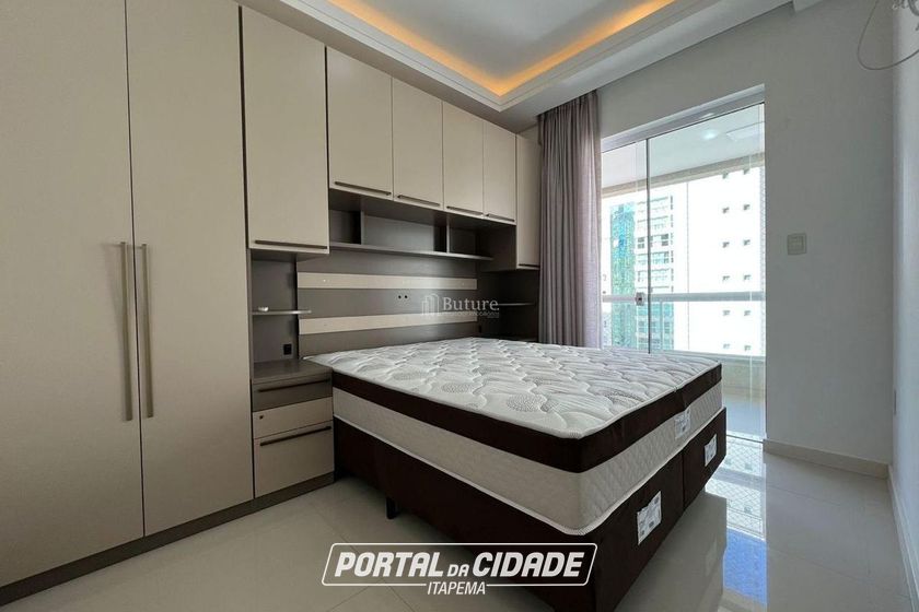 Apartamento &agrave; venda - 137m&sup2; - Meia Praia