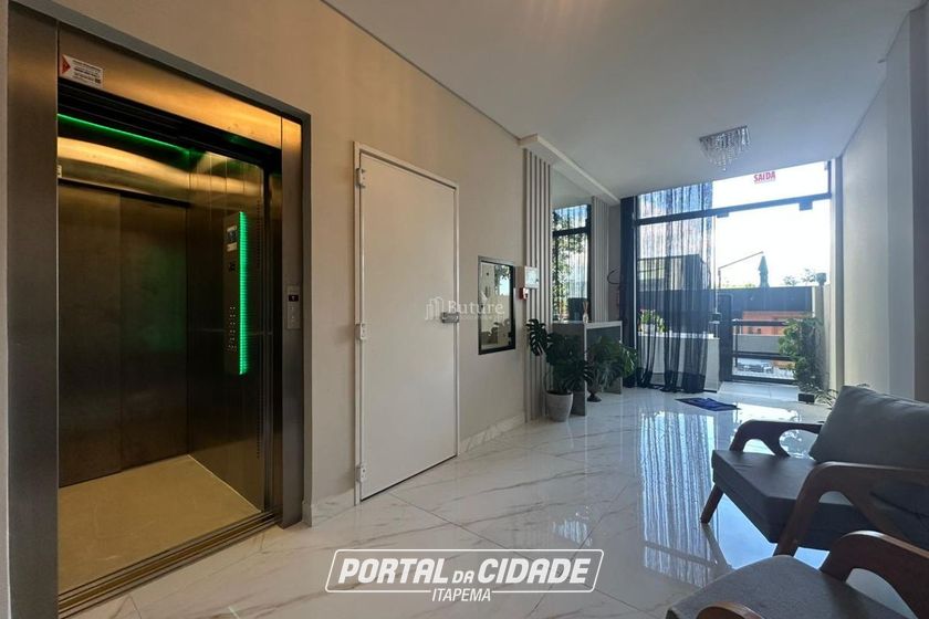 Apartamento &agrave; venda - 95m&sup2; - Meia Praia