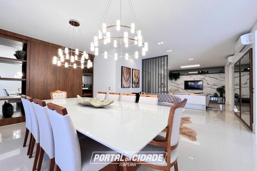 Apartamento &agrave; venda - 197m&sup2; - Meia Praia