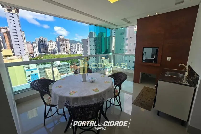 Apartamento &agrave; venda - 130m&sup2; - Meia Praia
