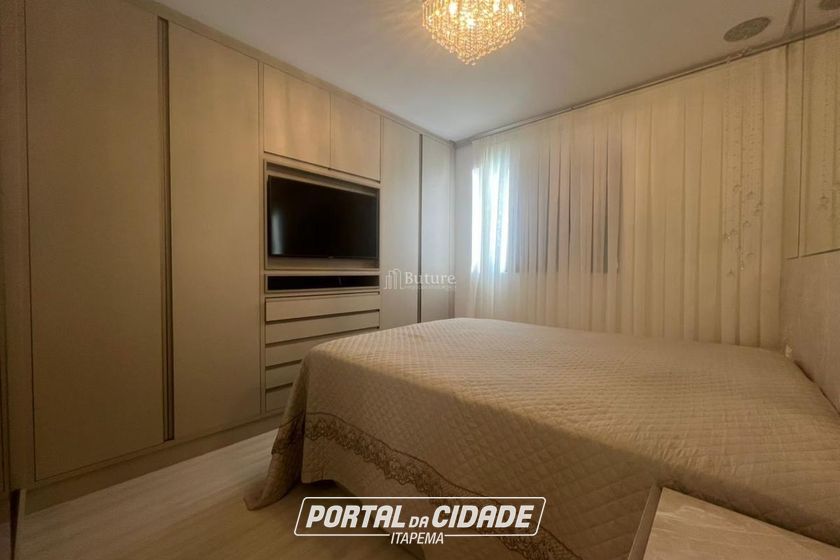 Apartamento &agrave; venda - 130m&sup2; - Meia Praia