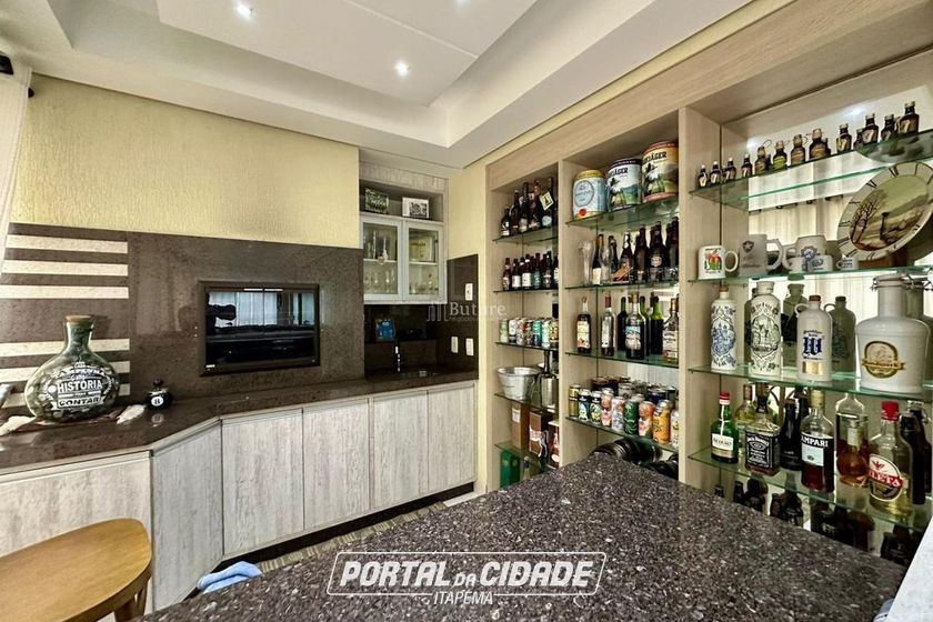 Apartamento &agrave; venda - 300m&sup2; - Meia Praia