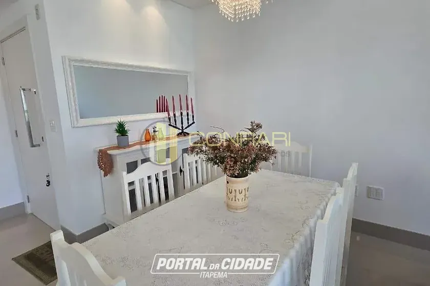 Apartamento &agrave; venda - 130m&sup2; - Meia Praia