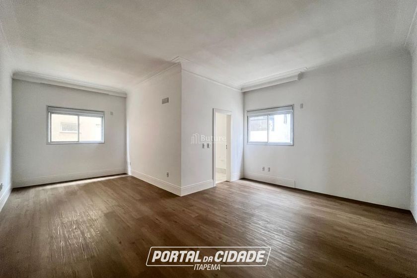 Apartamento &agrave; venda - 217m&sup2; - Meia Praia