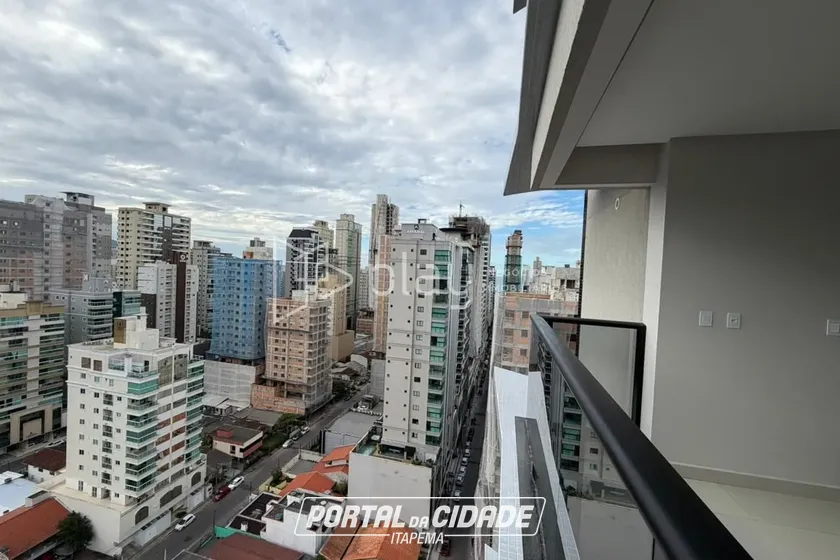 Apartamento &agrave; venda - 141m&sup2; - Meia Praia