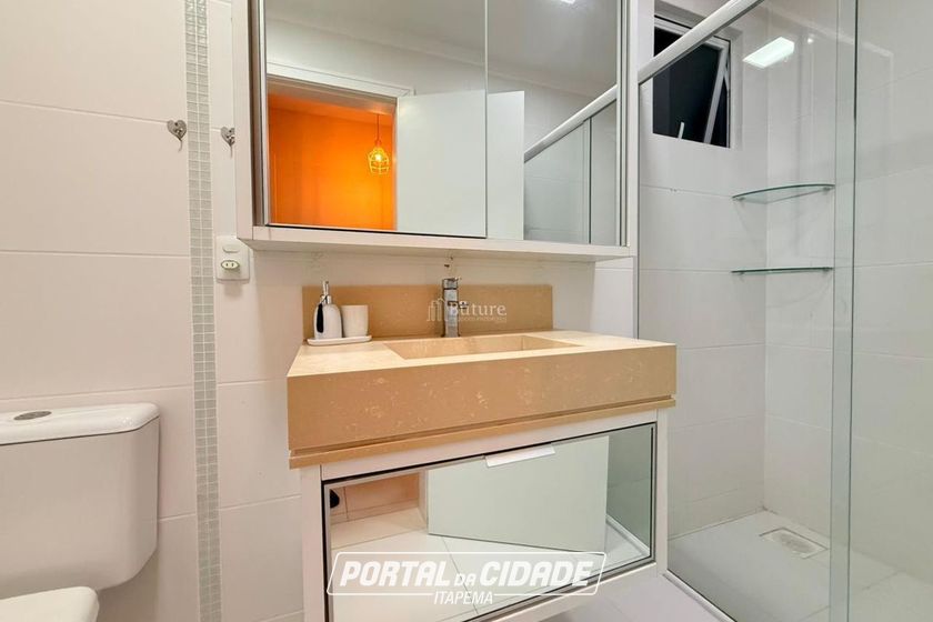 Apartamento &agrave; venda - 198m&sup2; - Meia Praia