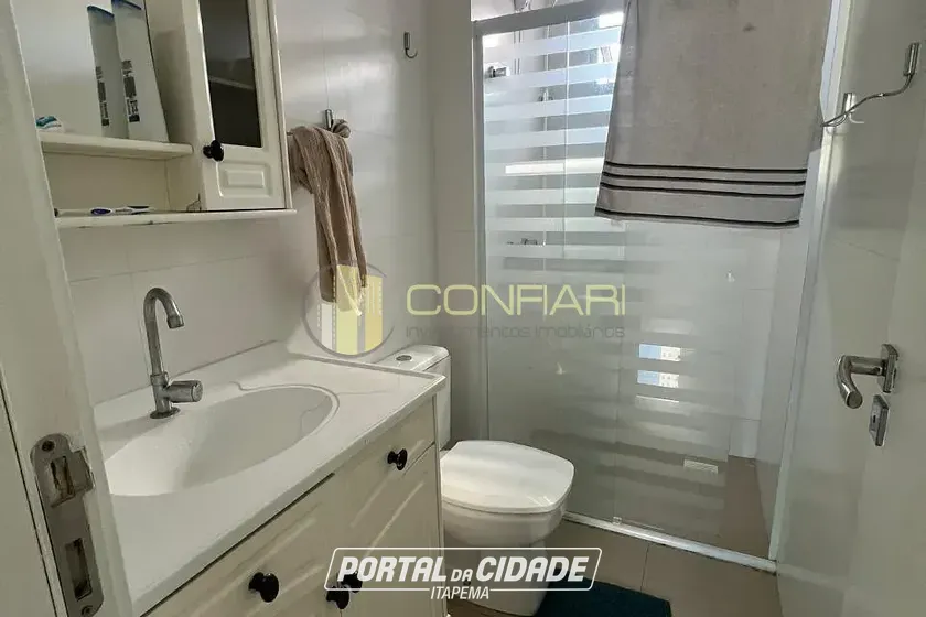 Apartamento para alugar - 80m&sup2; - Meia praia