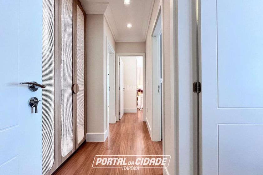 Apartamento &agrave; venda - 150m&sup2; - Meia Praia