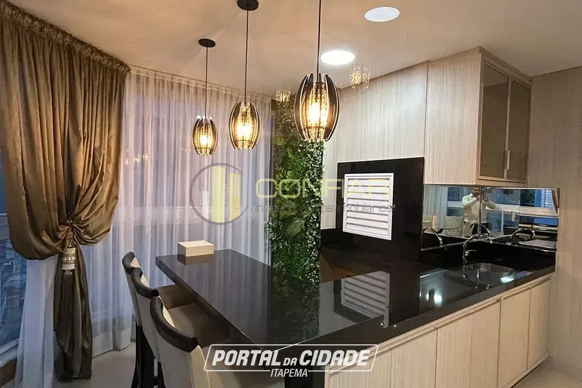 Apartamento &agrave; venda - 170m&sup2; - Meia Praia