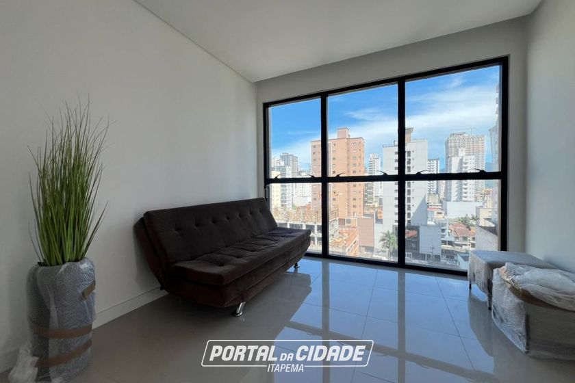 Apartamento &agrave; venda - 106m&sup2; - Meia Praia