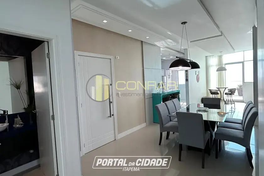 Apartamento &agrave; venda - 131m&sup2; - Meia Praia