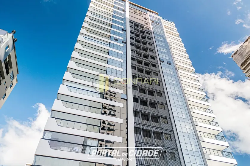 Apartamento &agrave; venda - 182m&sup2; - Meia Praia