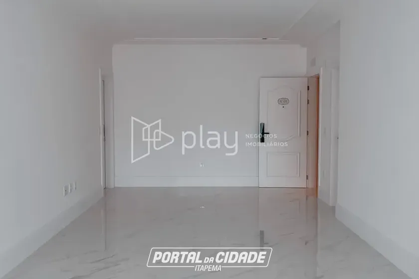 Apartamento &agrave; venda - 157m&sup2; - Meia Praia