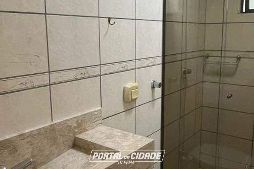 Apartamento para alugar - 140m&sup2; - Meia Praia