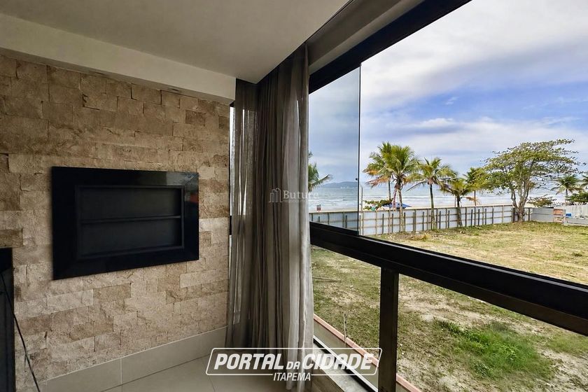 Apartamento &agrave; venda - 85m&sup2; - Meia Praia