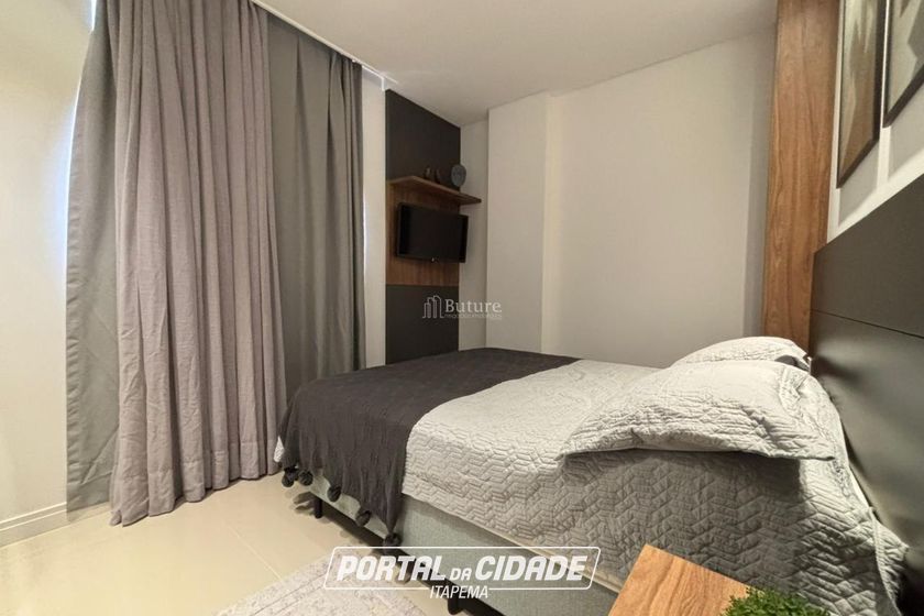 Apartamento &agrave; venda - 130m&sup2; - Meia Praia
