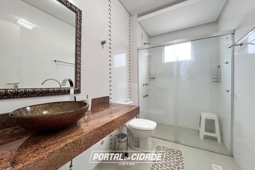 Apartamento &agrave; venda - 142m&sup2; - Meia Praia