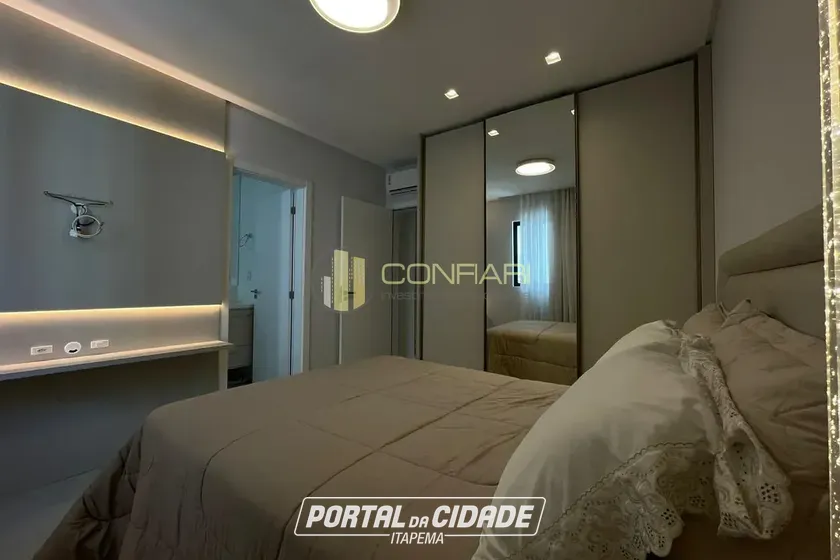 Apartamento &agrave; venda - 136m&sup2; - Meia praia