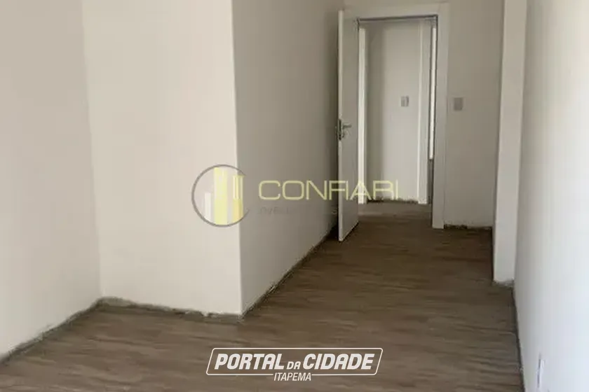 Apartamento &agrave; venda - 180m&sup2; - Meia Praia