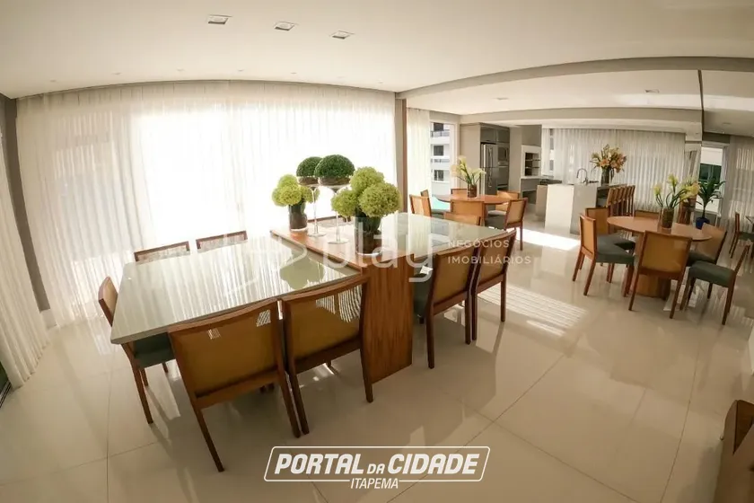 Apartamento &agrave; venda - 145m&sup2; - Meia Praia