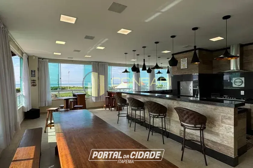 Casa &agrave; venda - 340m&sup2; - Meia Praia