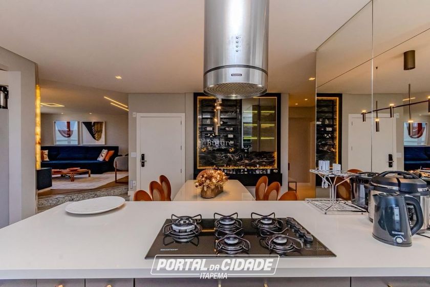 Apartamento &agrave; venda - 200m&sup2; - Meia Praia