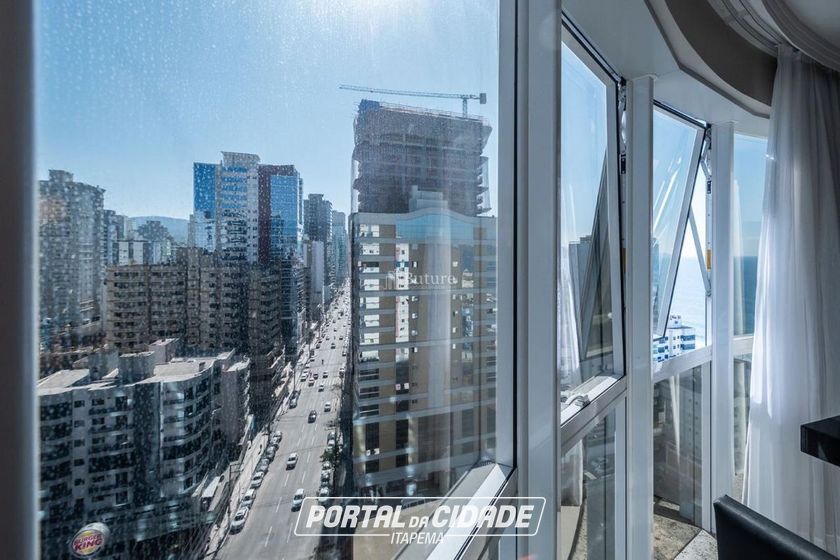 Apartamento &agrave; venda - 202m&sup2; - Meia Praia