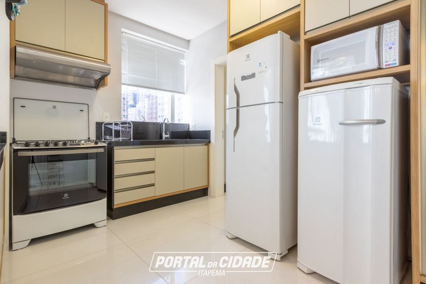 Apartamento &agrave; venda - 121m&sup2; - Meia Praia