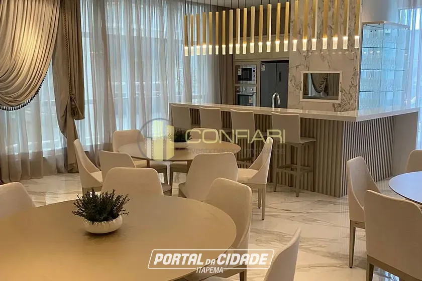 Apartamento &agrave; venda - 140m&sup2; - Meia Praia