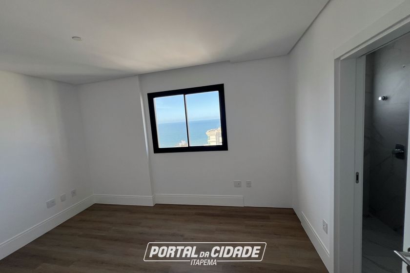 Apartamento &agrave; venda - 185m&sup2; - Meia Praia