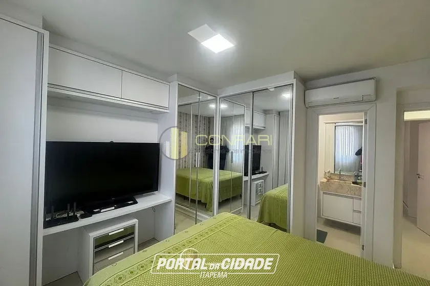 Apartamento &agrave; venda - 110m&sup2; - Meia Praia
